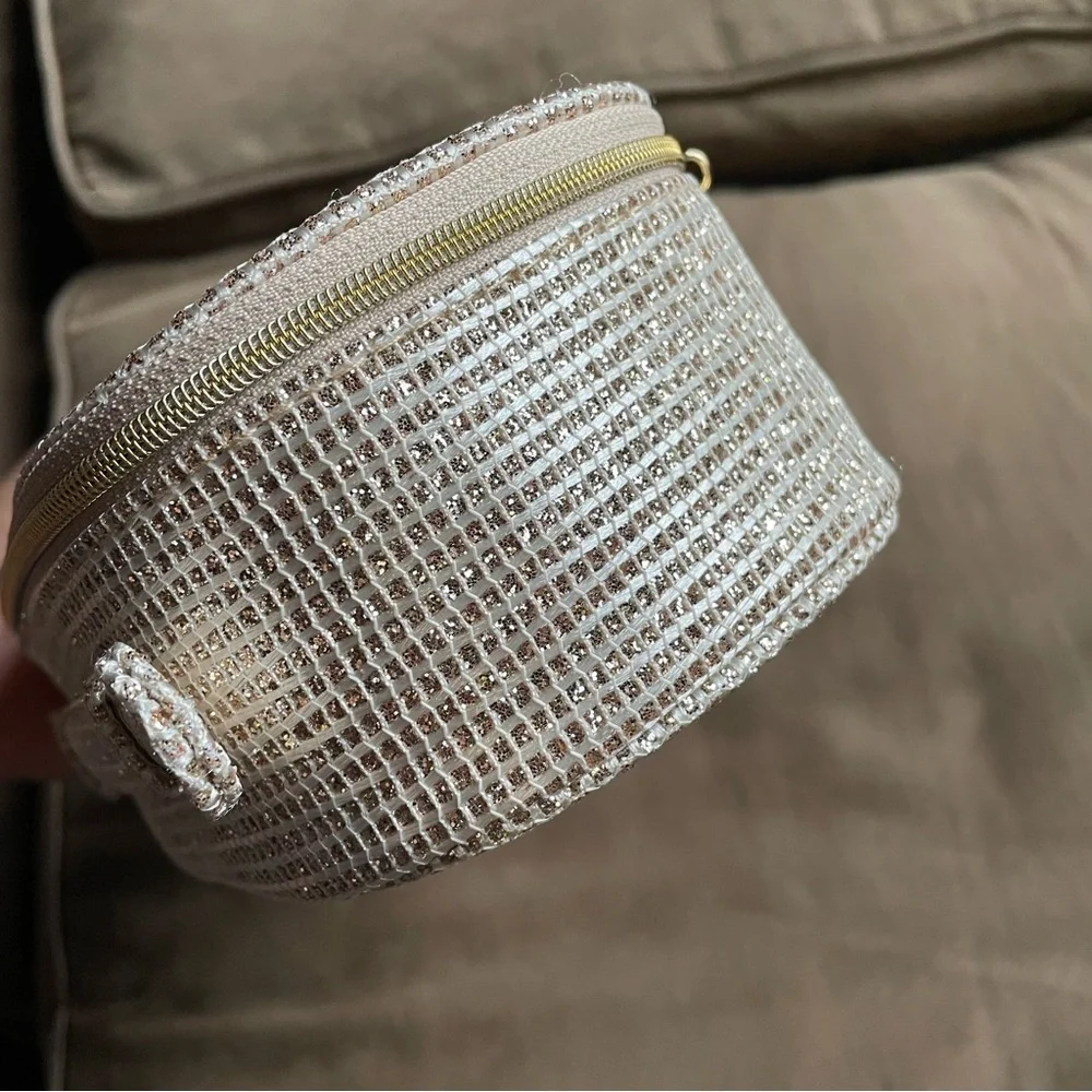 NEW Authentic Dior Gold Makeup Holiday 2025 Pouch Makeup Case Bag Clutch Handbag - Picture 7 of 13